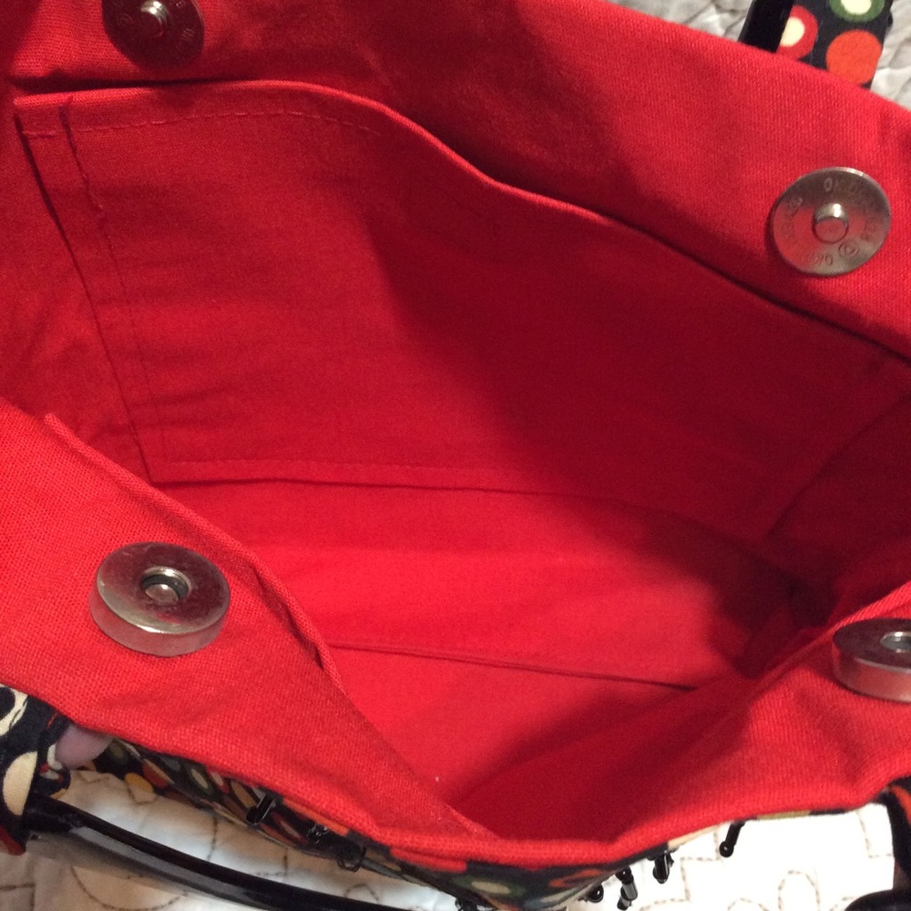 Distinguished Bag Lady - Picture 4 of 6